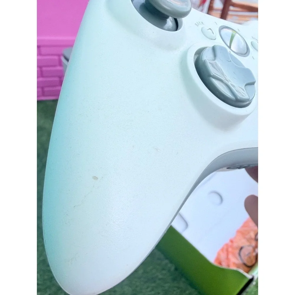 Xbox 360 Arcade Console 60GB HDD Bundle with Original Box TESTED w 3 controllers